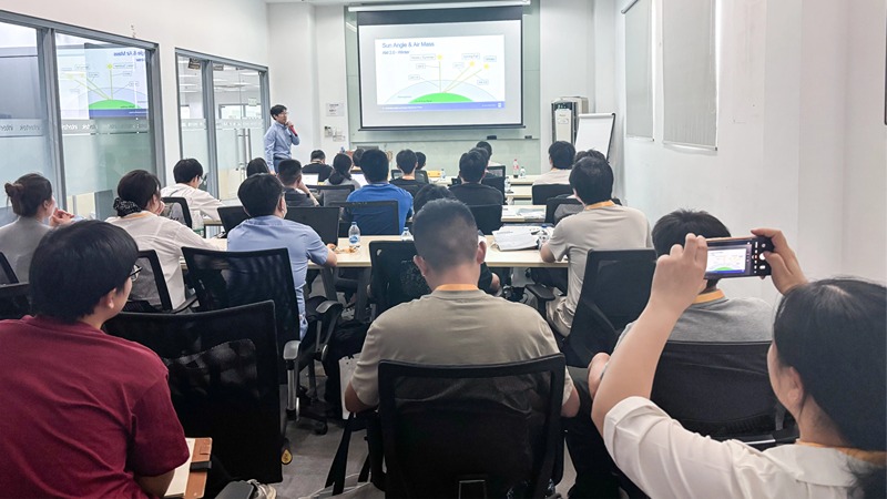 汽車材料耐候老化與光照測試技術(shù)培訓(xùn)現(xiàn)場照片4