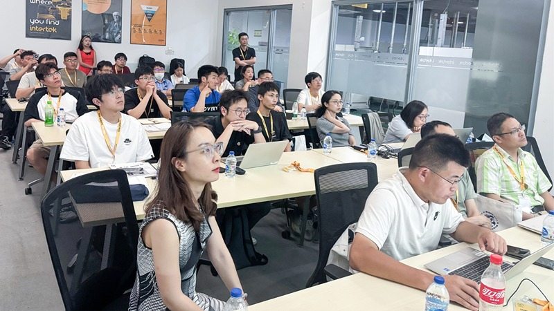 汽車材料耐候老化與光照測試技術(shù)培訓(xùn)現(xiàn)場照片3