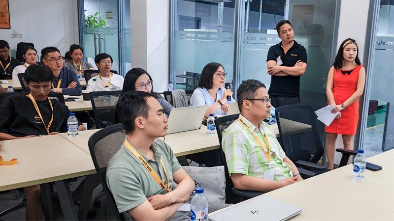 汽車材料耐候老化與光照測試技術(shù)培訓(xùn)現(xiàn)場照片2